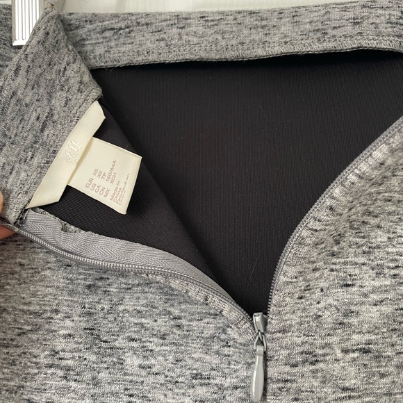 Women’s Pencil Skirt - Picture 4 of 4